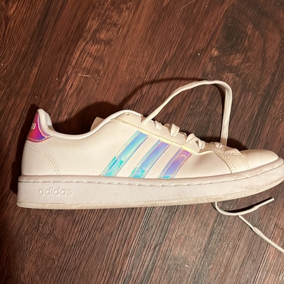 Adidas womens sneaker size 8 (worn once) - Picture 2 of 3